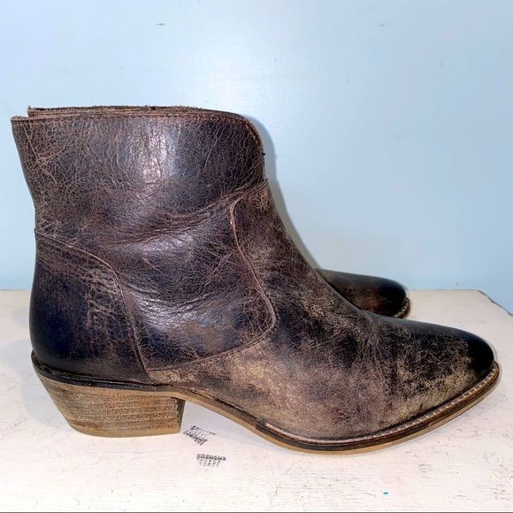 Diba Tru genuine leather, pointed toe, side zipper, worn looking short boots - Picture 5 of 10